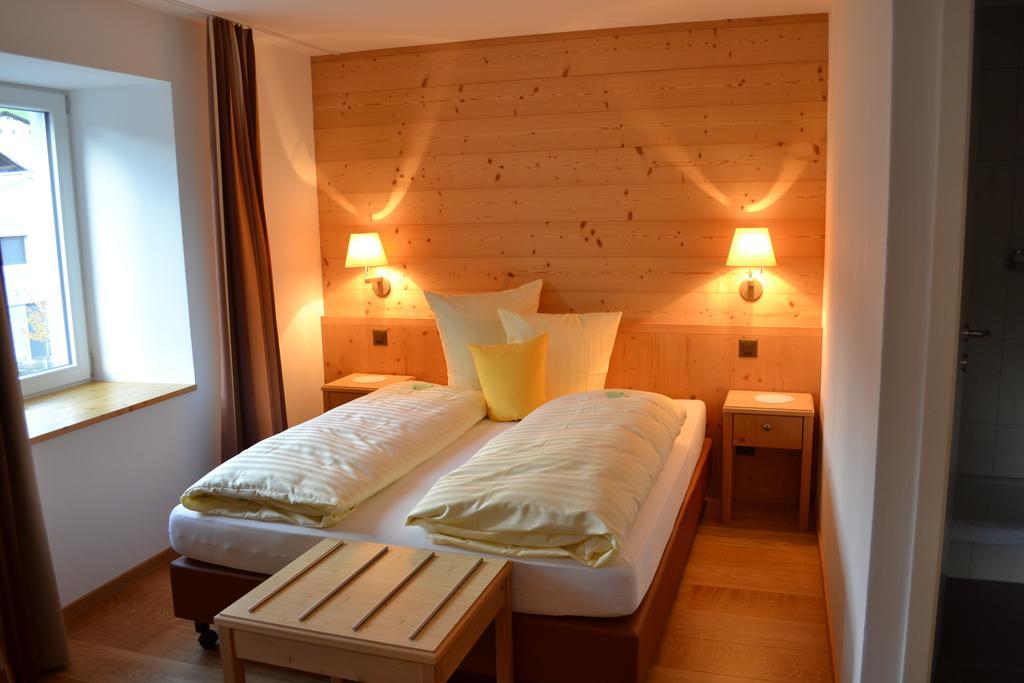 Hotel-Restaurant Bellevue Flims Zimmer foto